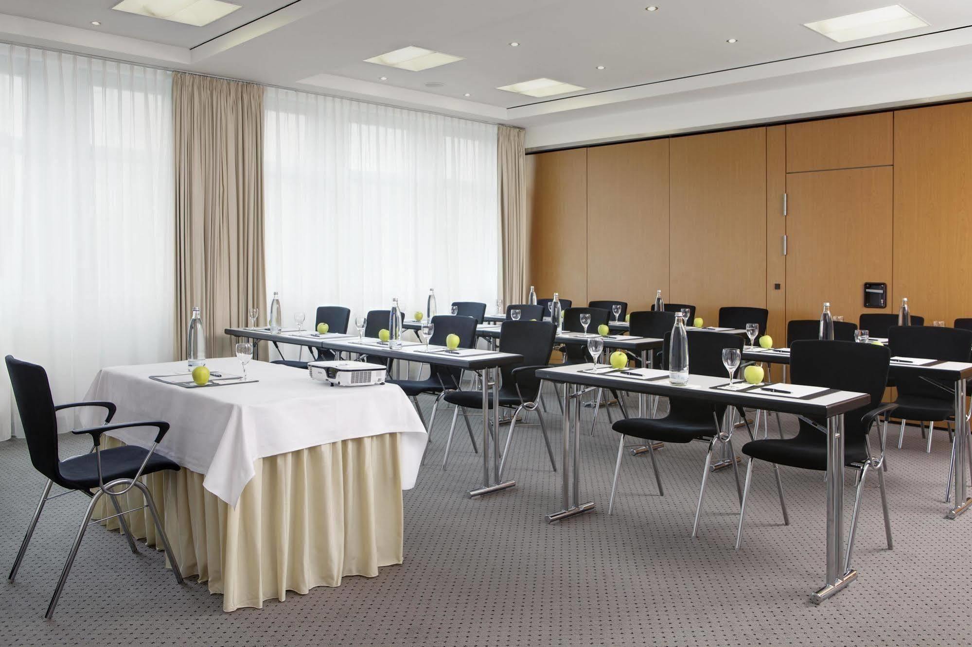Intercityhotel Berlin Ostbahnhof Ngoại thất bức ảnh